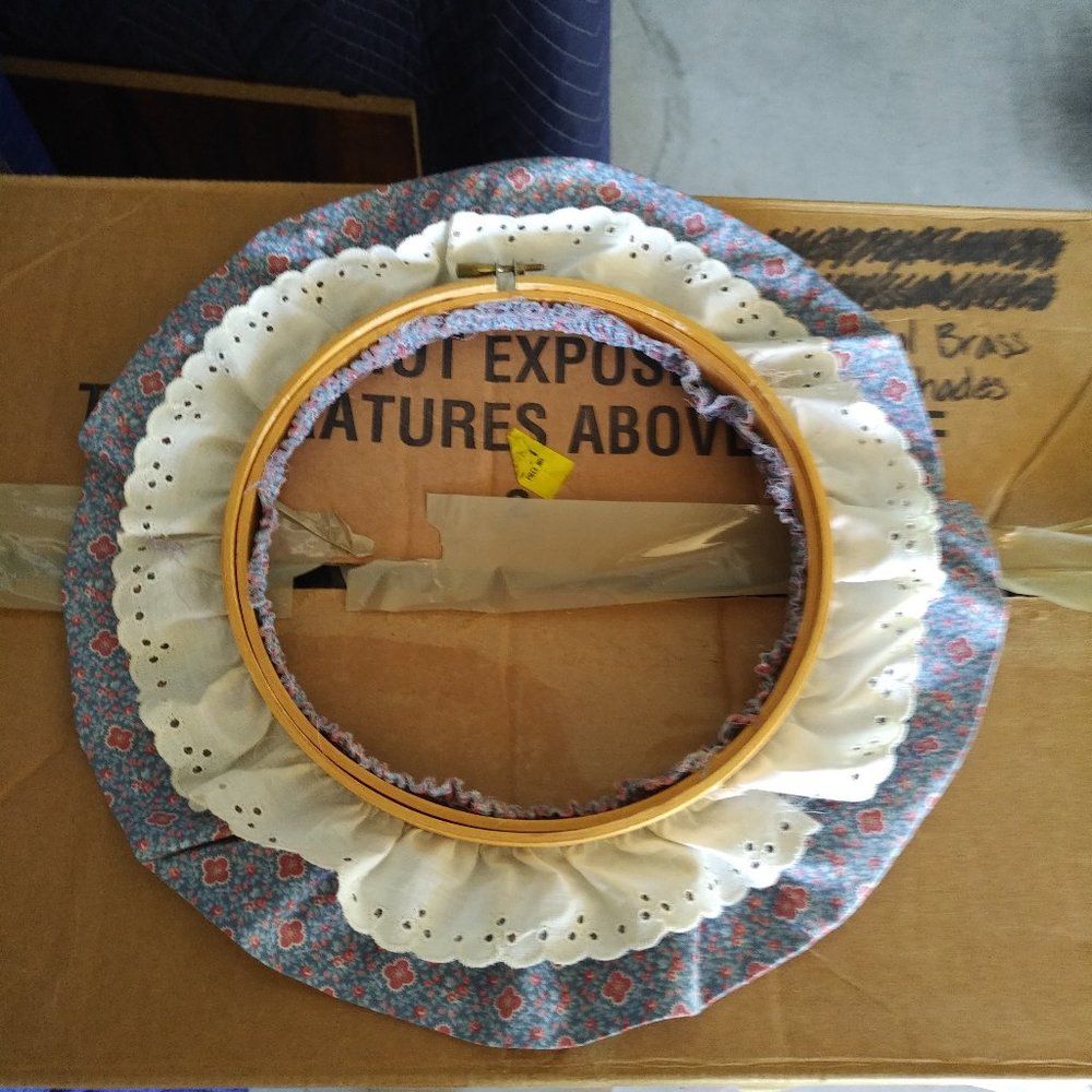 EMBROIDERY HOOP DECOR WITH DOUBLE RUFFLE EDGING